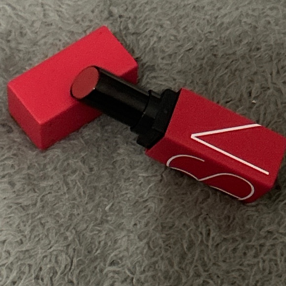 NARS mini red lipstick - Picture 5 of 5